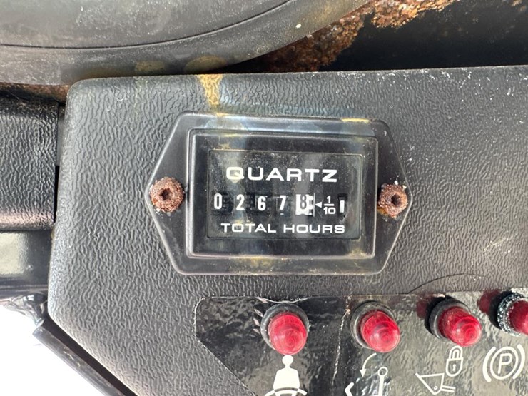 2015-bobcat-s70-image-25