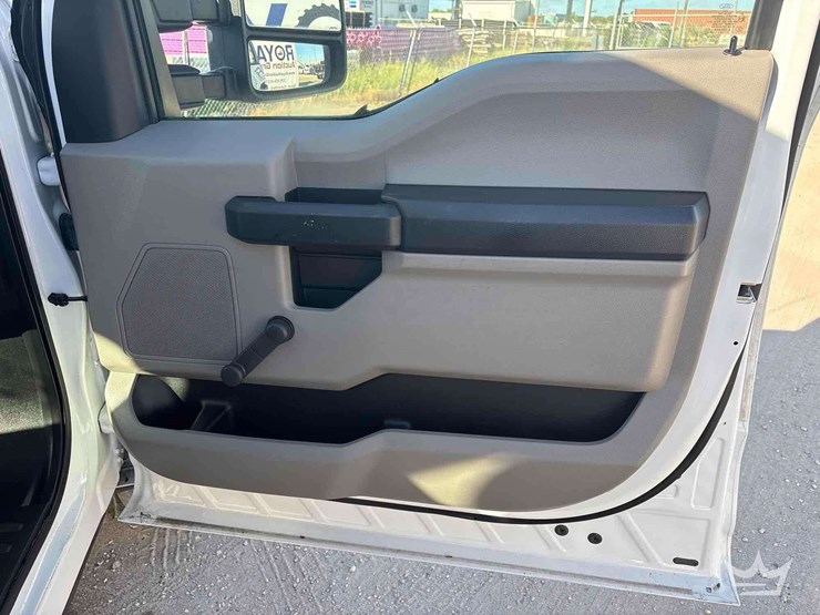 2019-ford-f350-image-21