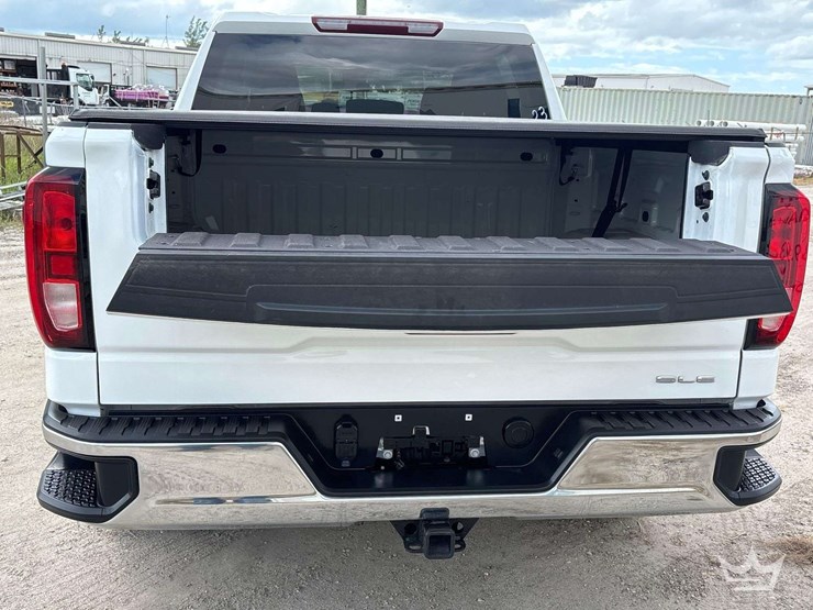 2023-gmc-sierra-1500-image-15