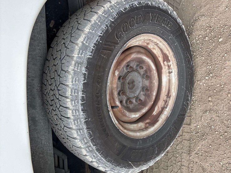 2013-ford-cargo-image-22