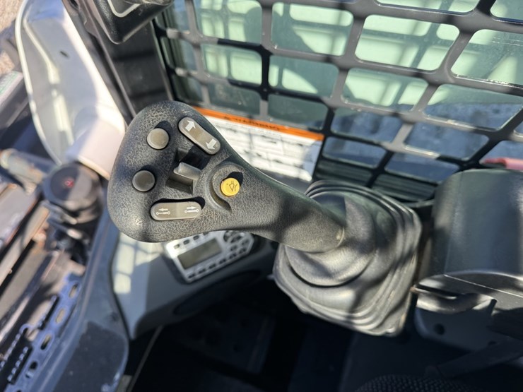 2019-bobcat-t650-image-9