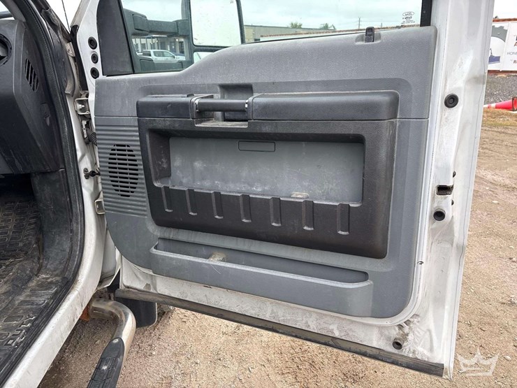 2012-ford-f550-image-39