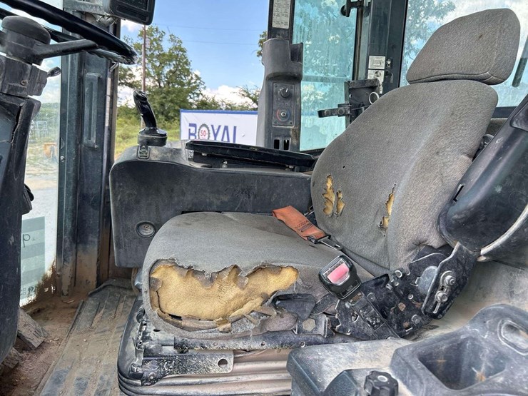 2015-deere-544k-image-16