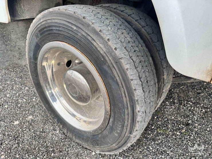 2005-chevrolet-c4500-altec-bucket-truck-image-31