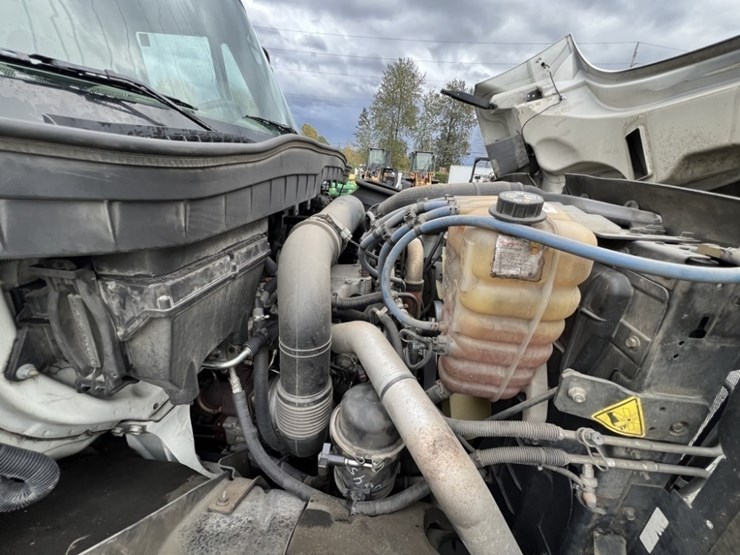 2013-international-7500-s/a-dump-truck-image-11