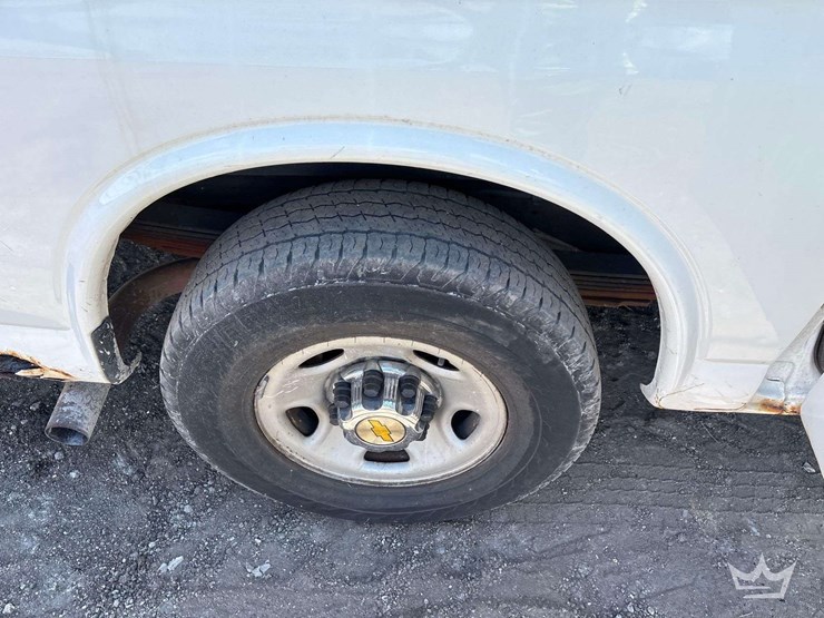 2006-chevrolet-express-3500-image-34