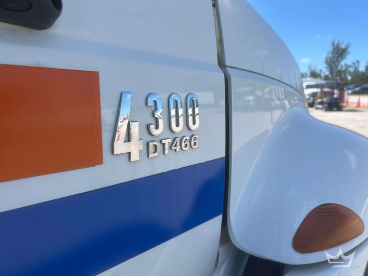 2006-international-durastar-4300-image-64