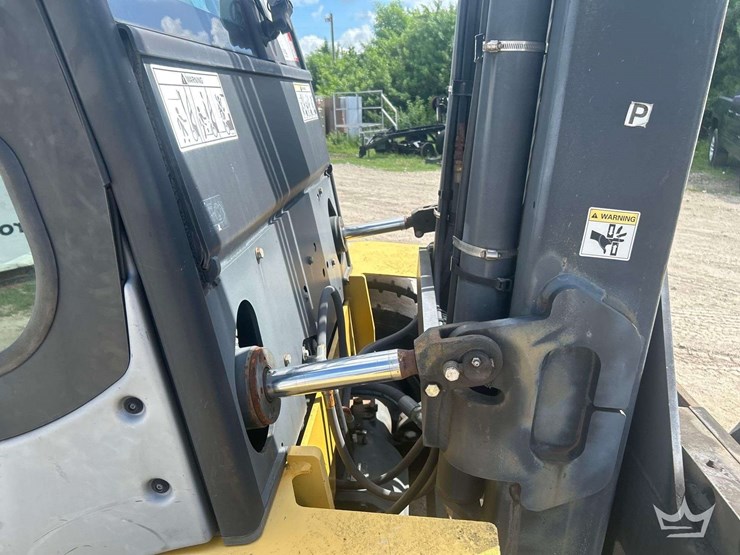 2009-yale-veracitor-135vx-12,150lbs-straight-mast-forklift-image-30