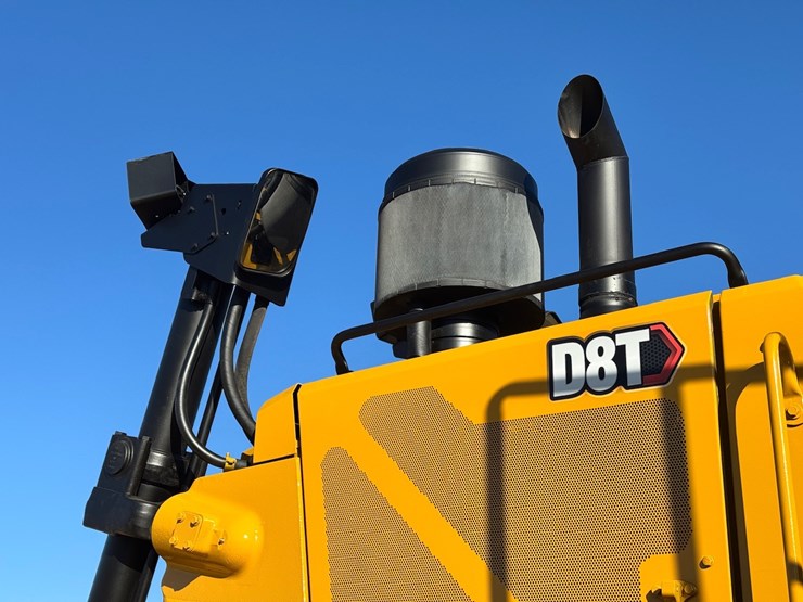 2019-caterpillar-d8t-image-15