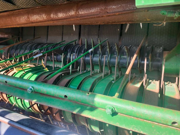 2021-john-deere-560r-image-26