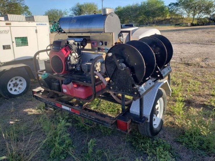 heated-pressure-washer-with-honda-engine-on-trailr-image-3