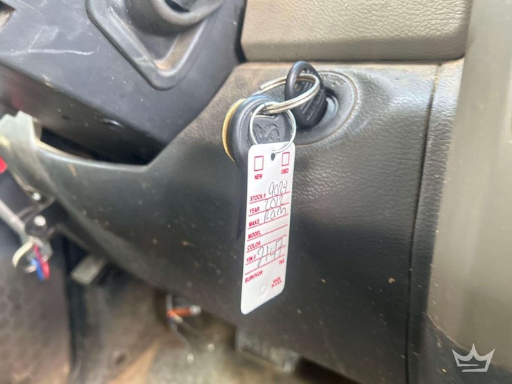 2012-dodge-3500-image-25