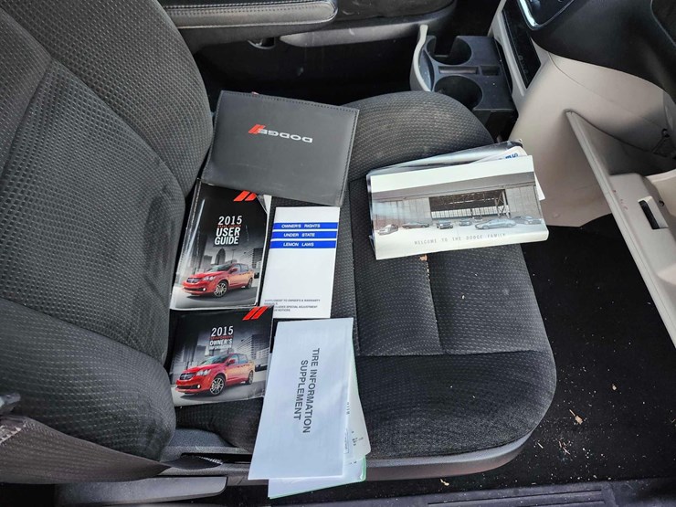 2015-dodge-grand-caravan-image-42