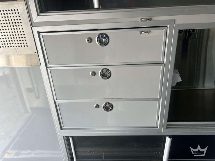 2013-ford-f550-image-23