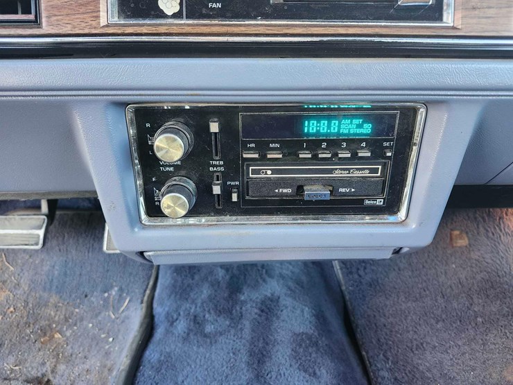 1985-oldsmobile-ninety-eight-regency-image-78