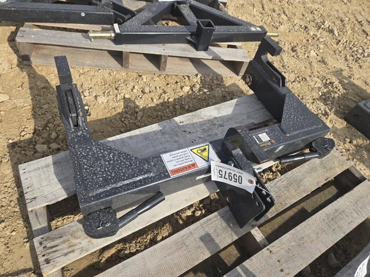 #5975-•-new-wolverine-cat.-i-3pt-quick-hitch--tr-26-01c-image-1