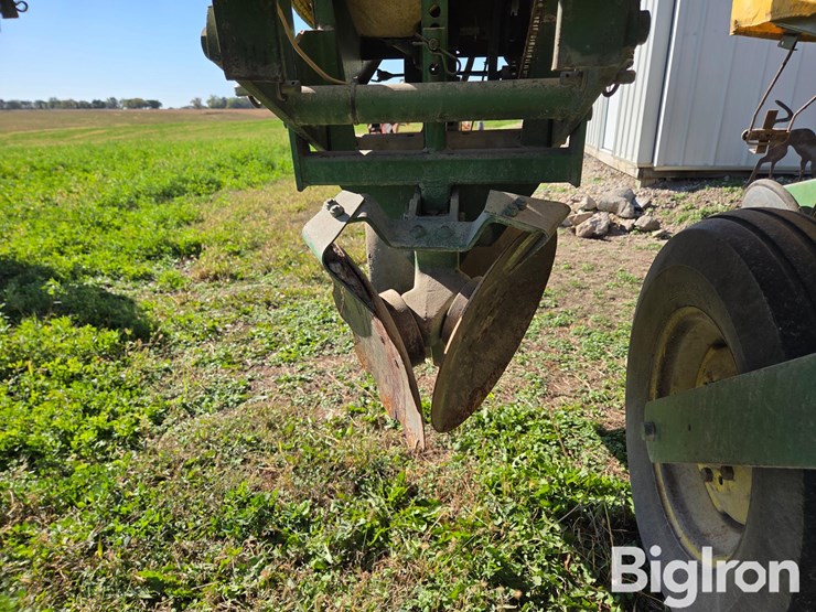 john-deere-7000-image-17