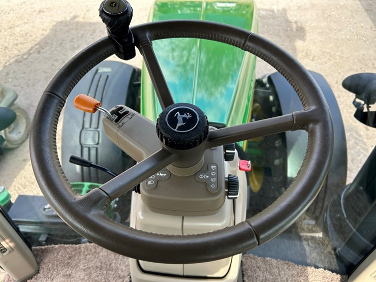 2014-john-deere-8270r-image-39