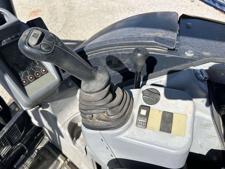 2017-deere-35g-image-15