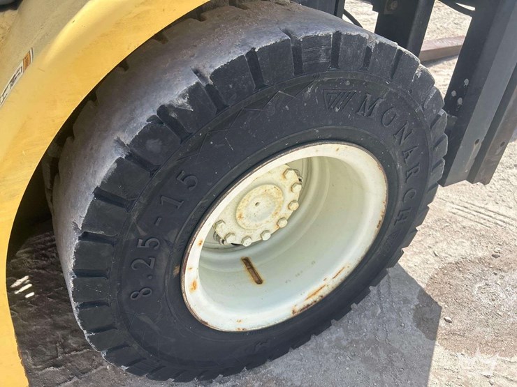 2009-yale-veracitor-135vx-12,150lbs-straight-mast-forklift-image-27