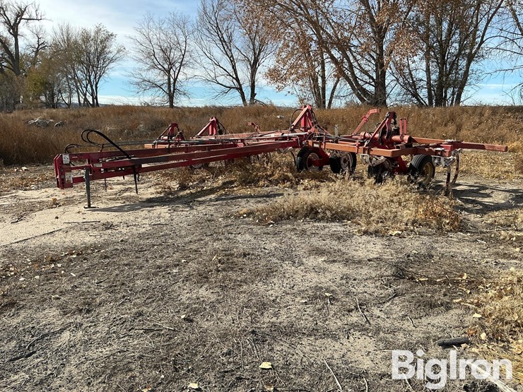 wilrich-30'-field-cultivator-image-1