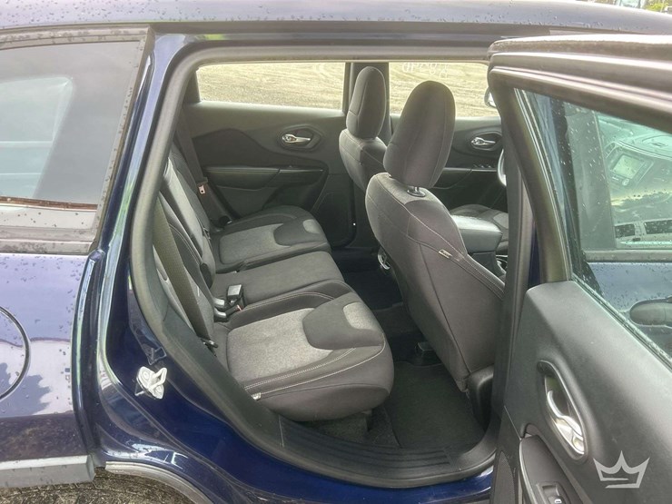 2014-jeep-cherokee-image-24