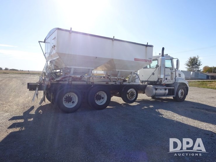 2004-mack-vision-dry-tender-truck-(pz14165,-unit-17539)-image-19