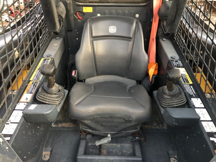 2021-deere-325g-image-13