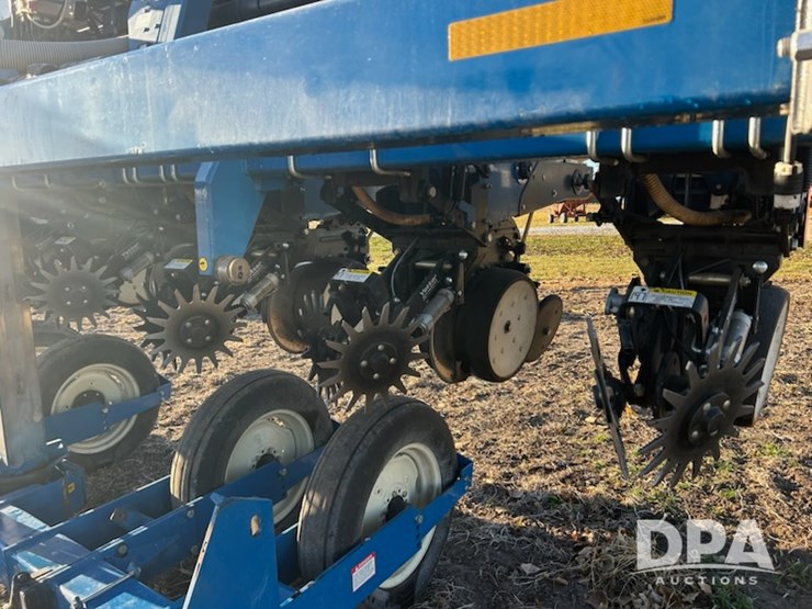 2010-almaco-seedpro-360-research-planter-(njp417)-image-9