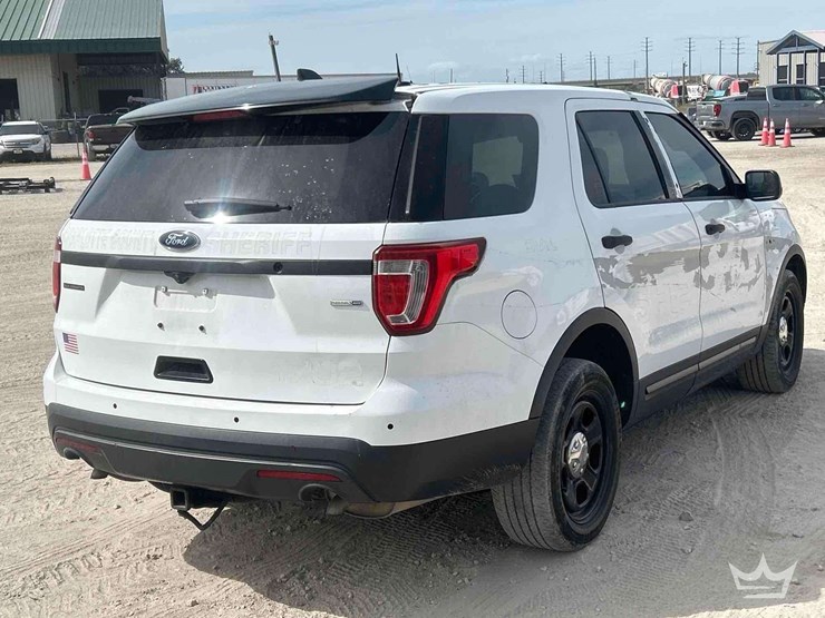 2017-ford-explorer-image-3