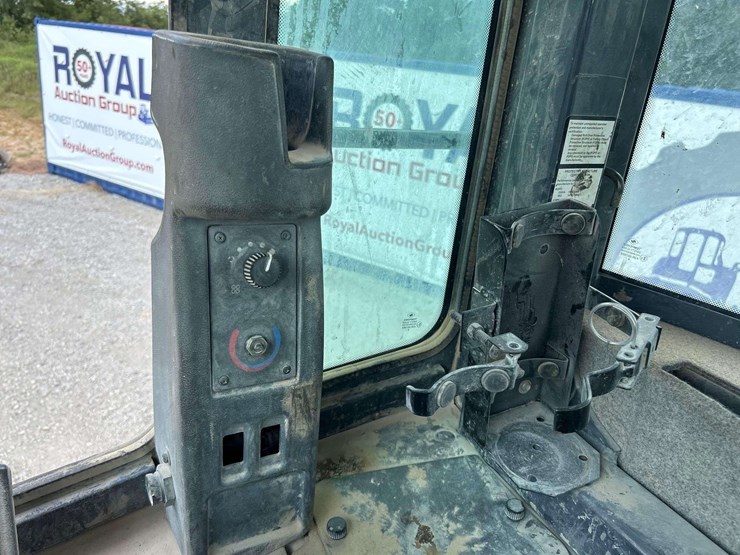 2015-deere-544k-image-14