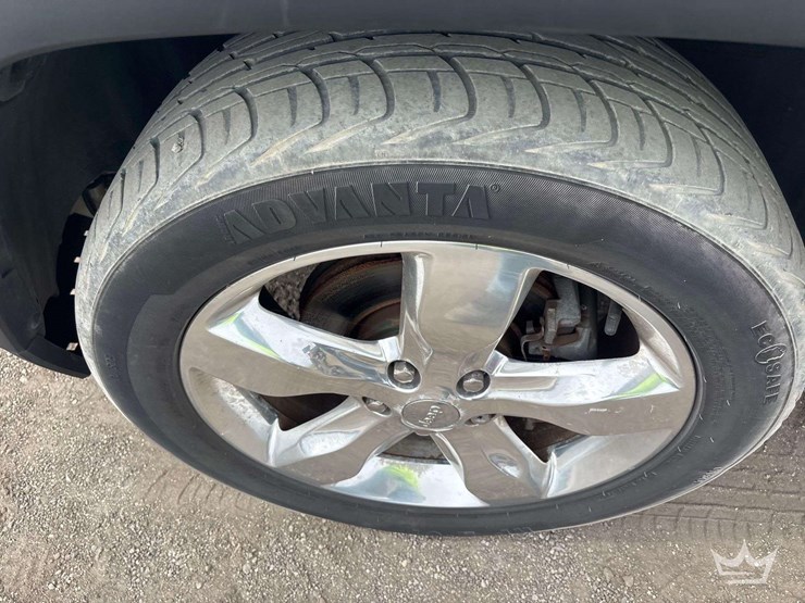 2012-jeep-grand-cherokee-image-27