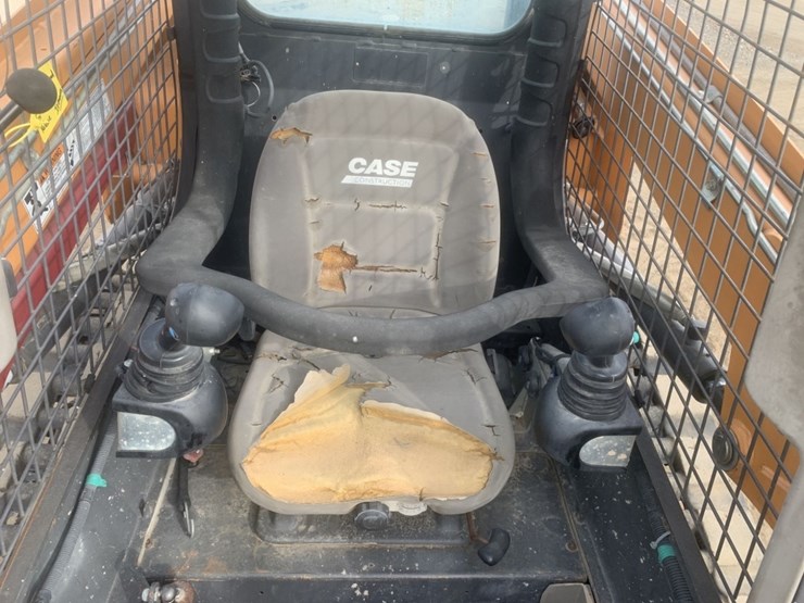 2011-case-tr270-image-6