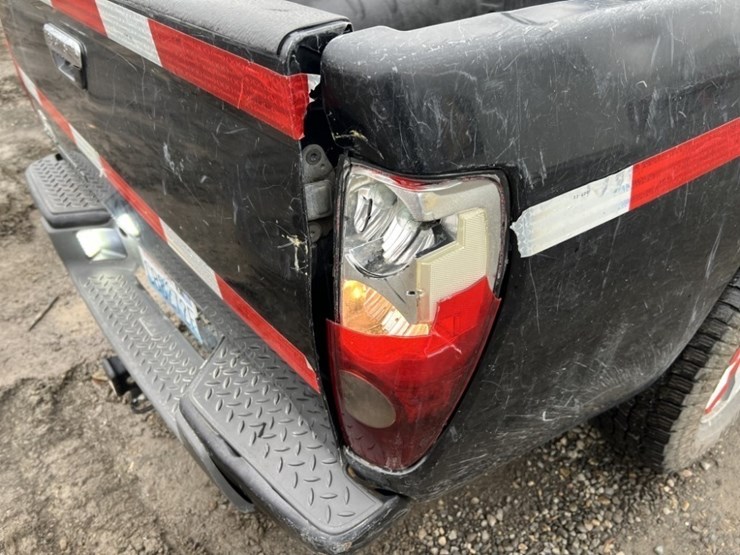 2012-chevrolet-colorado-lt-image-22