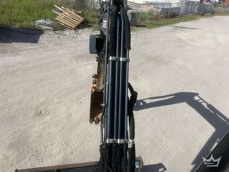 2018-deere-30g-image-16