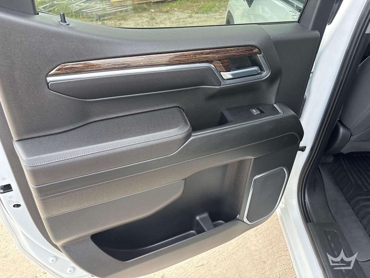 2023-gmc-sierra-1500-image-13