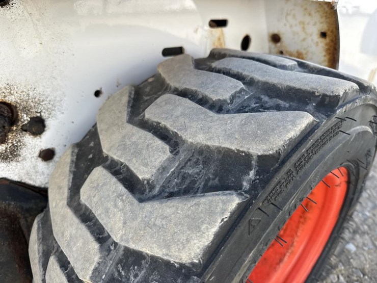 2015-bobcat-s70-image-39