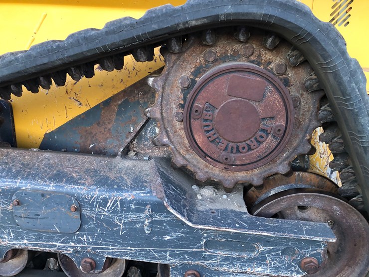 2021-deere-325g-image-9