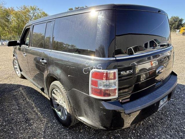 2010-ford-flex-image-11