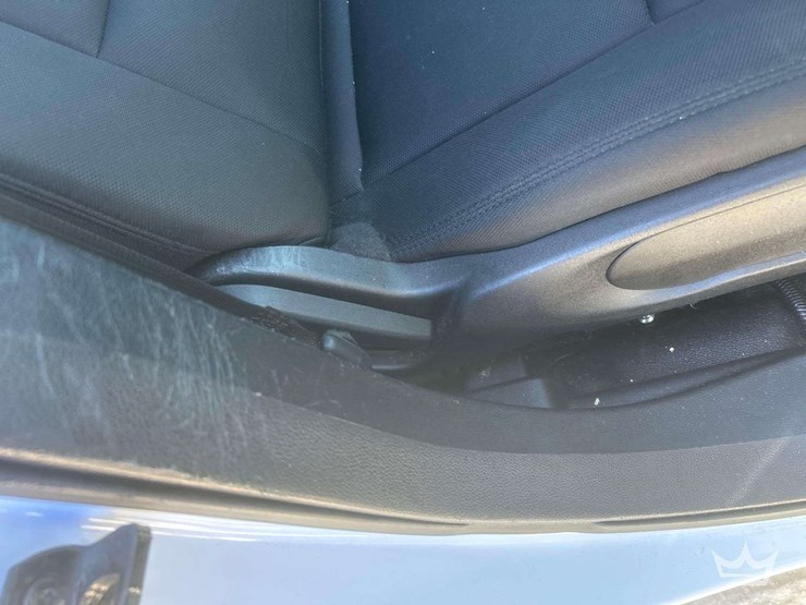 2016-ford-explorer-image-25