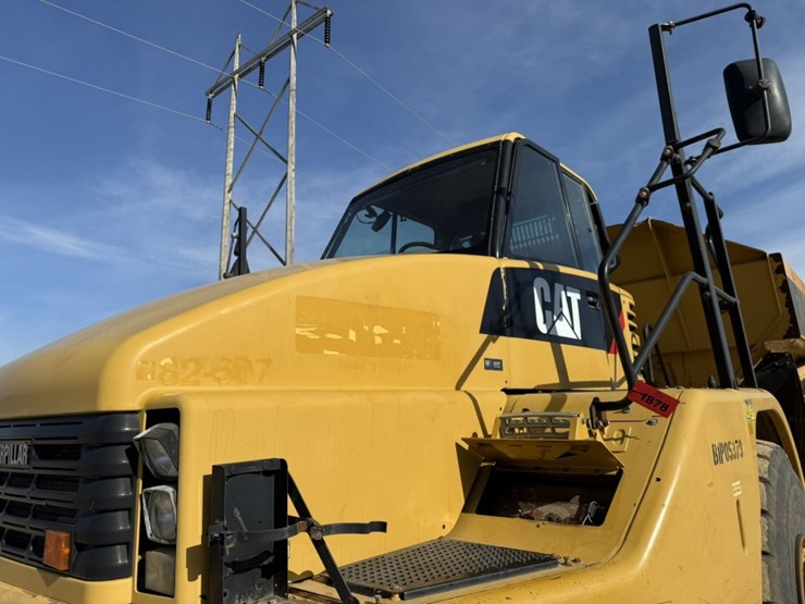 2010-caterpillar-740-image-62
