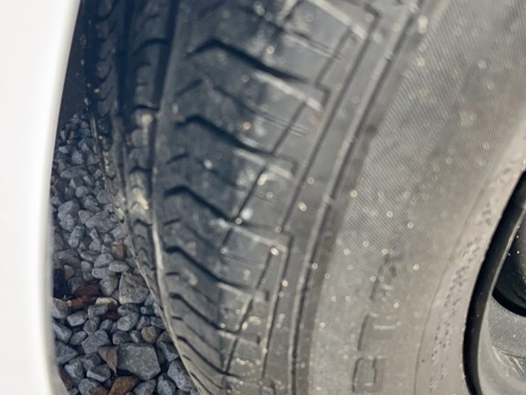 2021-nissan-versa-image-5