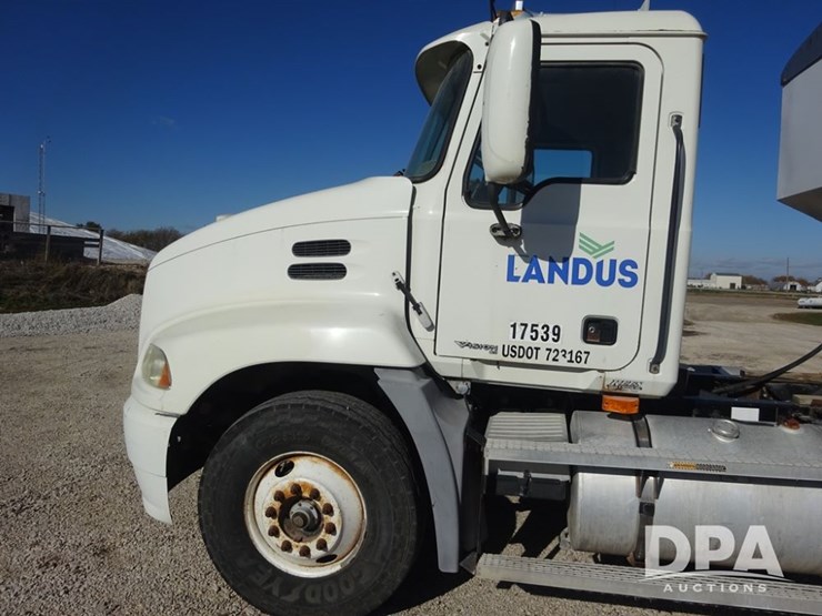 2004-mack-vision-dry-tender-truck-(pz14165,-unit-17539)-image-79
