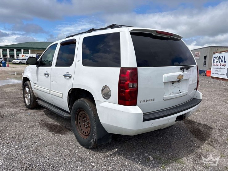 2010-chevrolet-tahoe-image-26