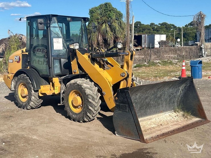 2022-caterpillar-906m-image-2