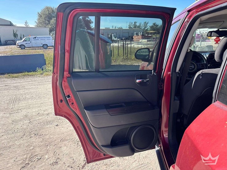 2016-jeep-compass-sport-image-17