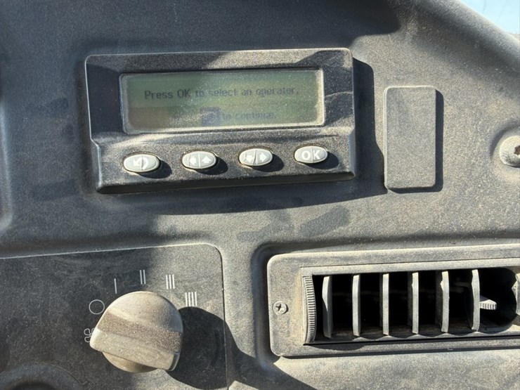 2010-caterpillar-740-image-75