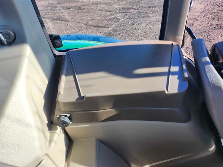 2023-john-deere-6155m-image-33