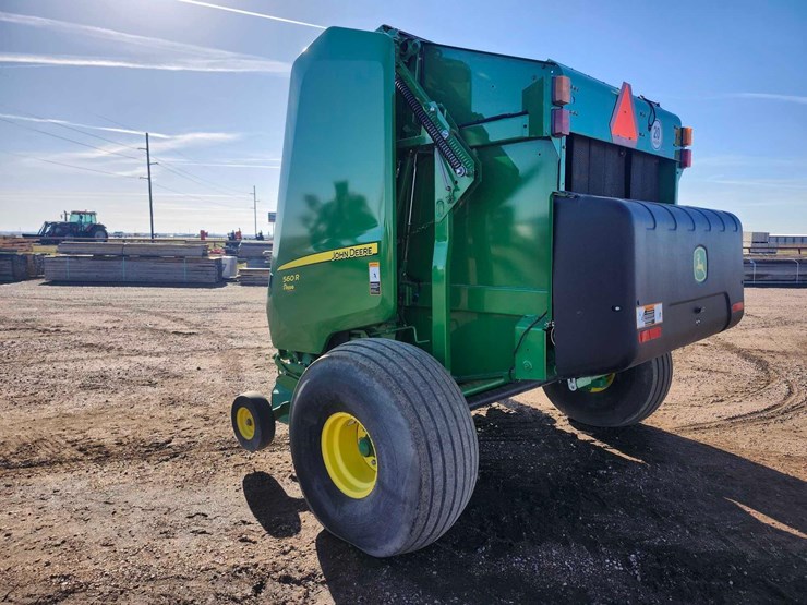 2021-john-deere-560r-image-4