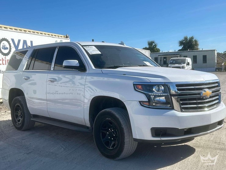 2017-chevrolet-tahoe-image-2
